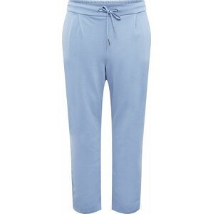 Kalhoty se sklady v pase Vero Moda Curve kouřově modrá