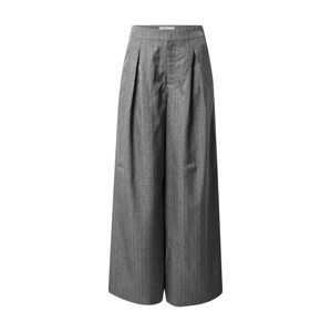 Gestuz Kalhoty se sklady v pase 'Alina' šedá / světle šedá